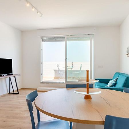 Waterfront Apartment With Seaview Balcony Bari Exterior photo